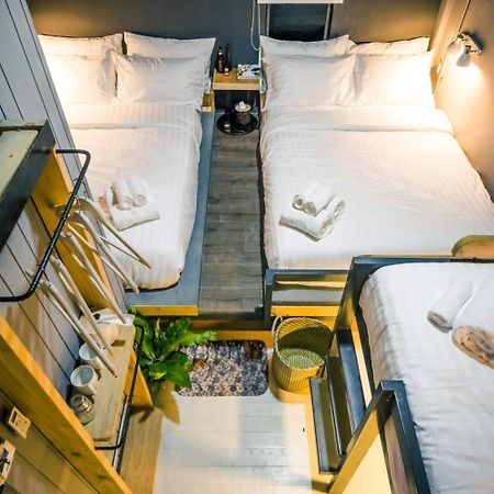 Zeds Hostel Bangkok Exteriör bild