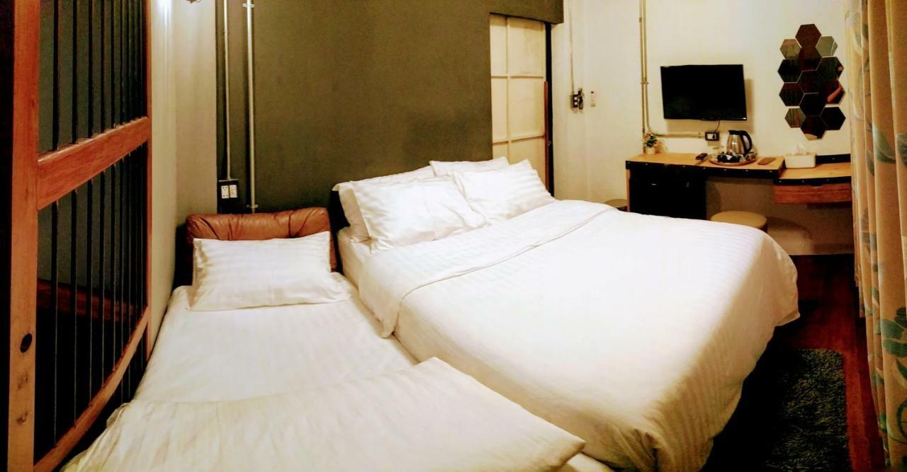Zeds Hostel Bangkok Exteriör bild